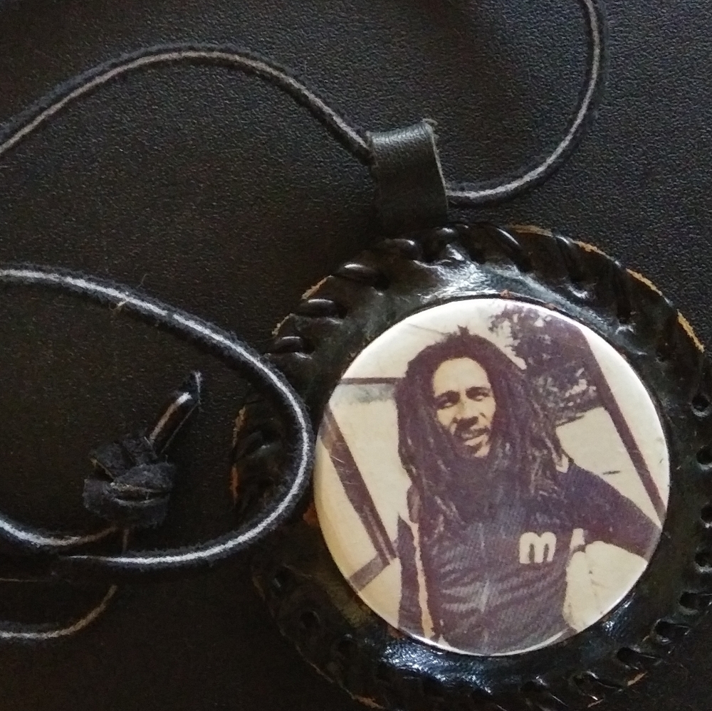 VINTAGE HANDMADE BOB MARLEY NECKLACE